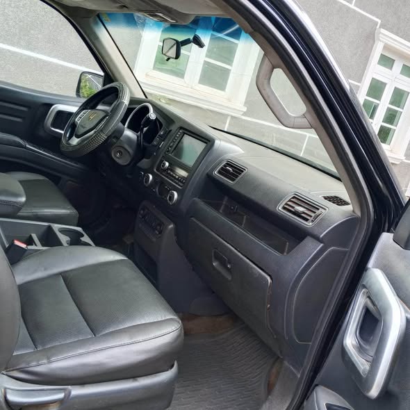 A picture of Honda Ridgeline 6m
