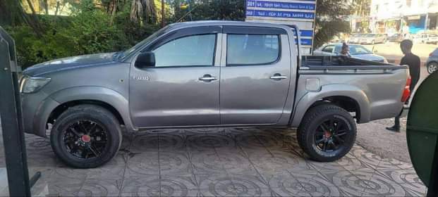 used toyota hilux