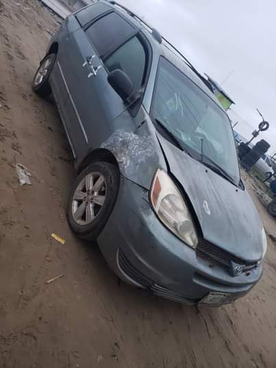 A picture of Toyota sienna