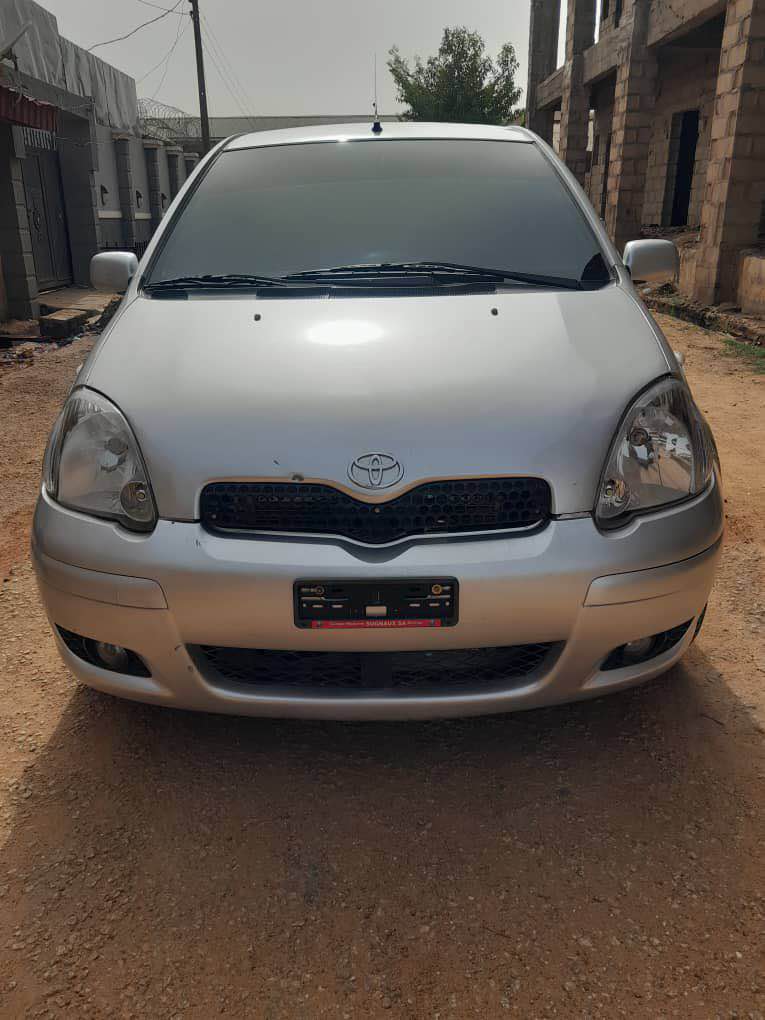 A picture of Yaris 2004 Normal Hand