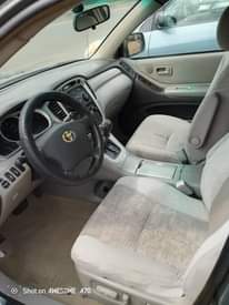 A picture of 06 Toyota Highlander