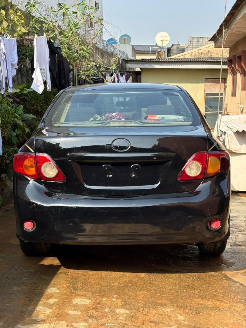 A picture of 2010 Toyota corolla