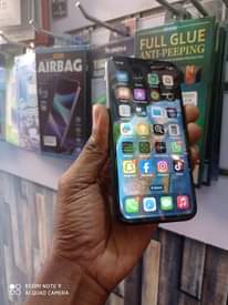 A picture of iphone X 256GB no FACE ID 290K 100 BH 0719940034