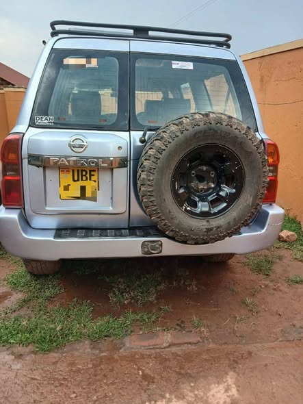 A picture of Nissan patrol
