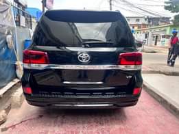 A picture of Registered 2013 2020 Toyota Landcruiser Toks standard. V8 engine. thumbstart
