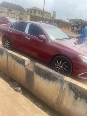 A picture of Clean and sharp 2008 upgrade to 2013 ES350 buy and