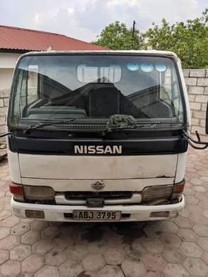 used nissan atlas