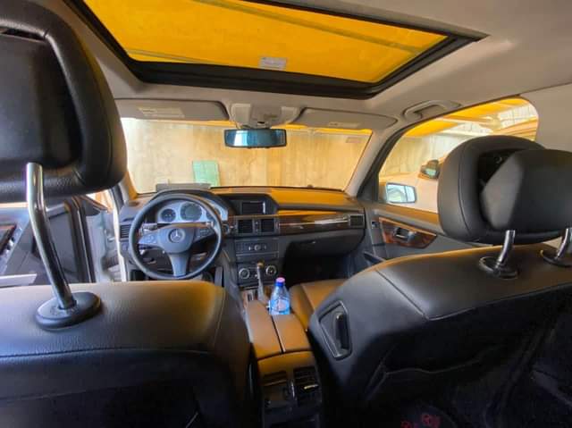 A picture of SUPER CLEAN 2012 Glk350 PANORAMIC ROOF ABSOLUTELY NOTHING TO FIX