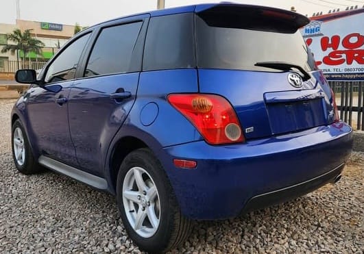 A picture of 2005 Toyota Scion.