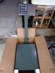 A picture of Computer scale and manual scale