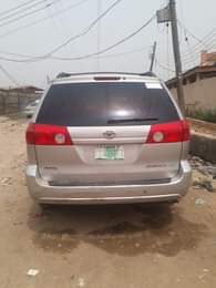 A picture of Super clean Toyota Sienna 07 for sale buy and drive