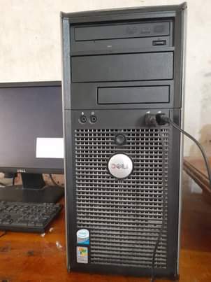 A picture of DELL DESKTOP COMPUTER BEI 180 000
