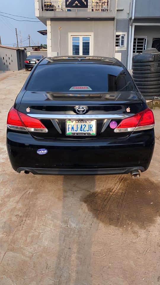 A picture of Toyota Avalon 2013 model