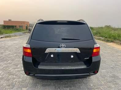 A picture of OMG This is freshly baked Toyota Frist registration first owner