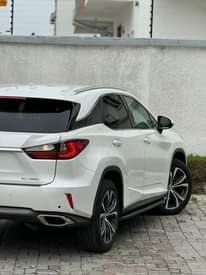 A picture of 2016 Lexus rx350 foreign used 42 800 000 