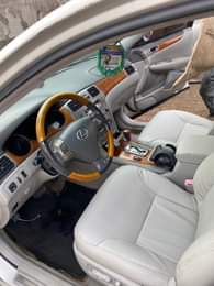 A picture of es330 pure first body tokubor standard Model 2005 everything is