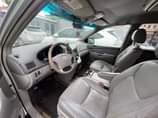 A picture of 2008 first body Toyota Sienna very well maintained