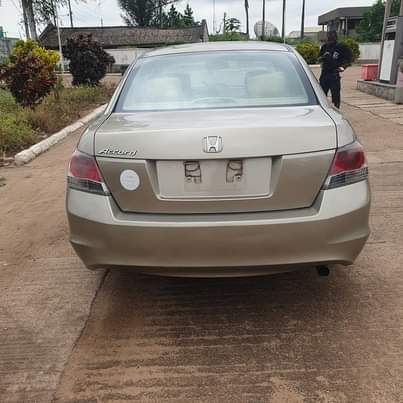 A picture of HONDA ACCORD 09