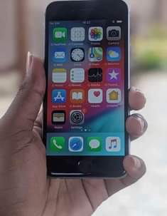 A picture of Iphone 6plain