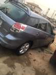 A picture of Toyota matrix 2006 model first body pan with leather interior