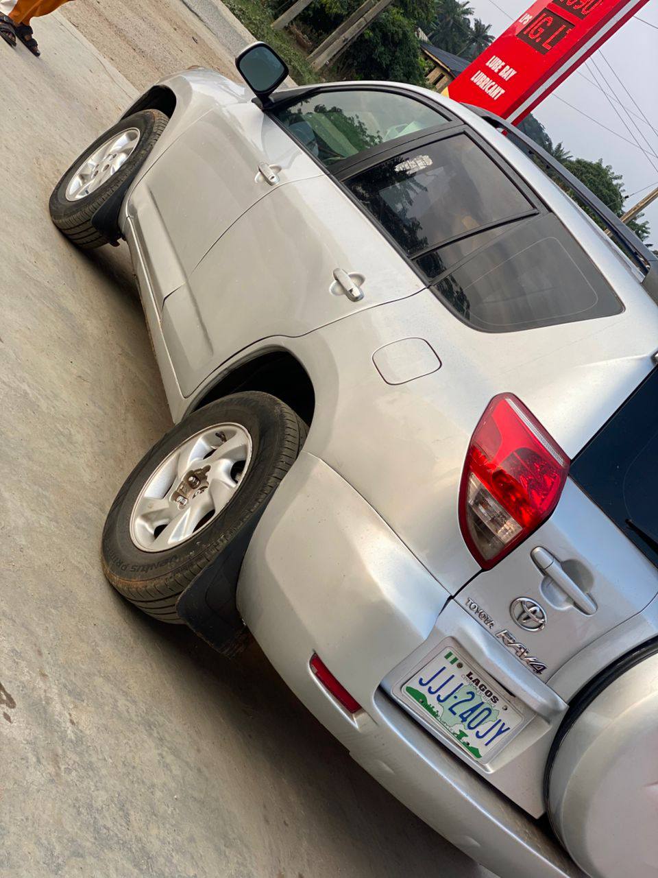 A picture of Toyota RAV4 06 v6