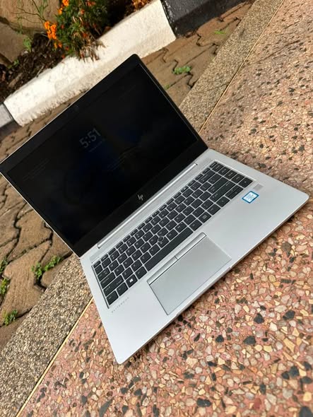 A picture of Am selling that Hp laptop i5 8th gen 256 SSD