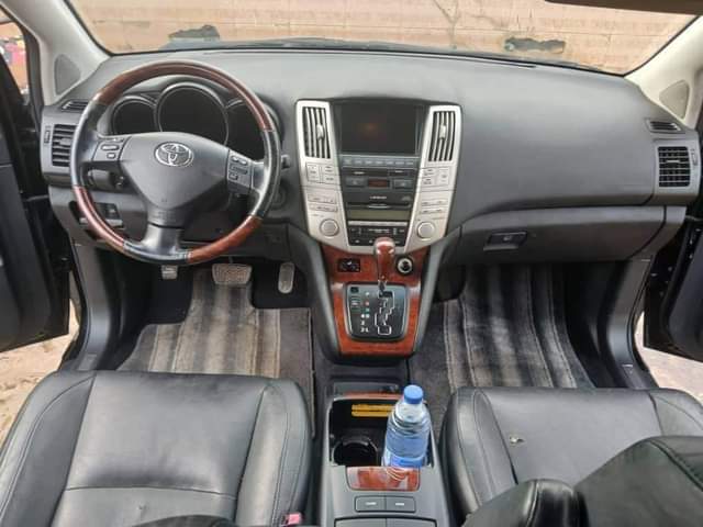 A picture of 2005 Lexus Rx330