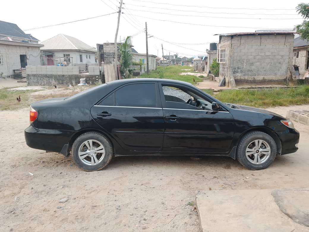 A picture of 2004 Toyota Camry