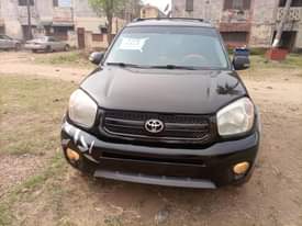 A picture of Toyota RAV4 2005
