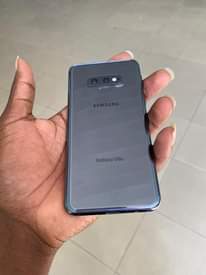 A picture of Mzungu wa roho maphone