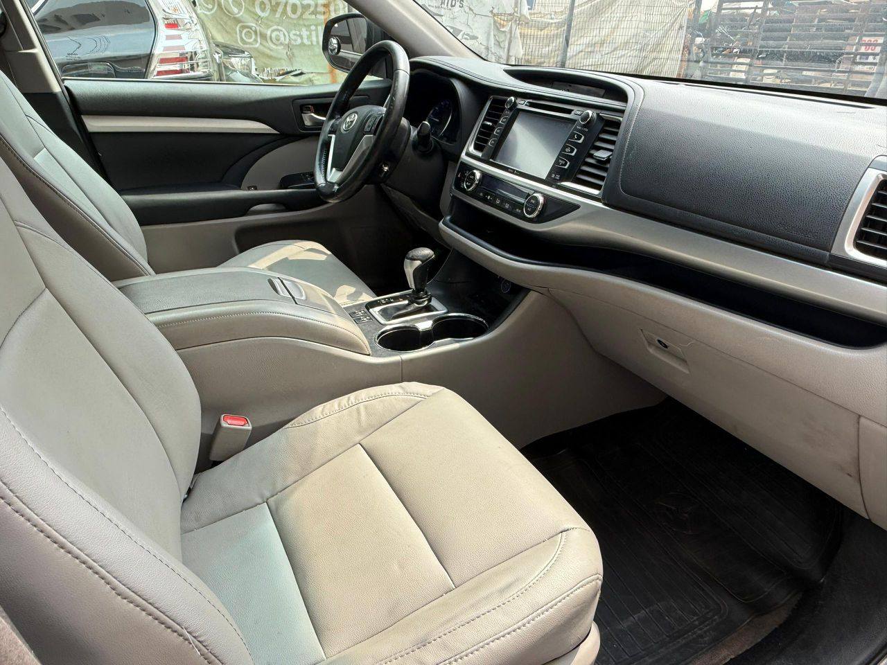 A picture of Toks Standard 2015 Highlander XLE Price 23million