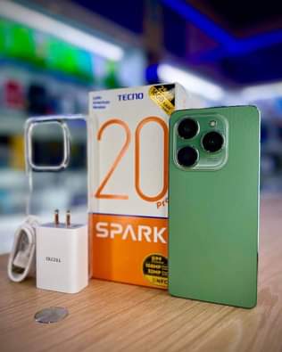 A picture of Tecno spark 20pro at 400k call on 0753430863