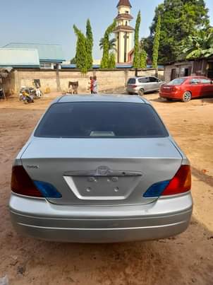 A picture of Toyota avalon
