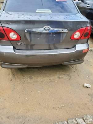 A picture of Corolla 2004