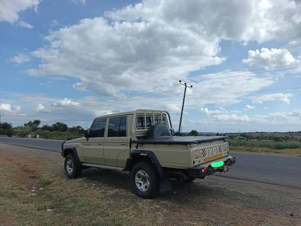 A picture of TOYOTA LAND CRUISER PICKUP