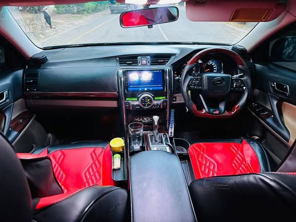 A picture of TOYOTA MARK X NEW MODEL EDC INAUZWA