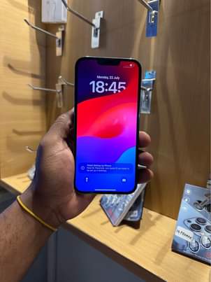 A picture of 13 promax 256GB