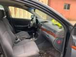 A picture of 2006 TOYOTA Avensis