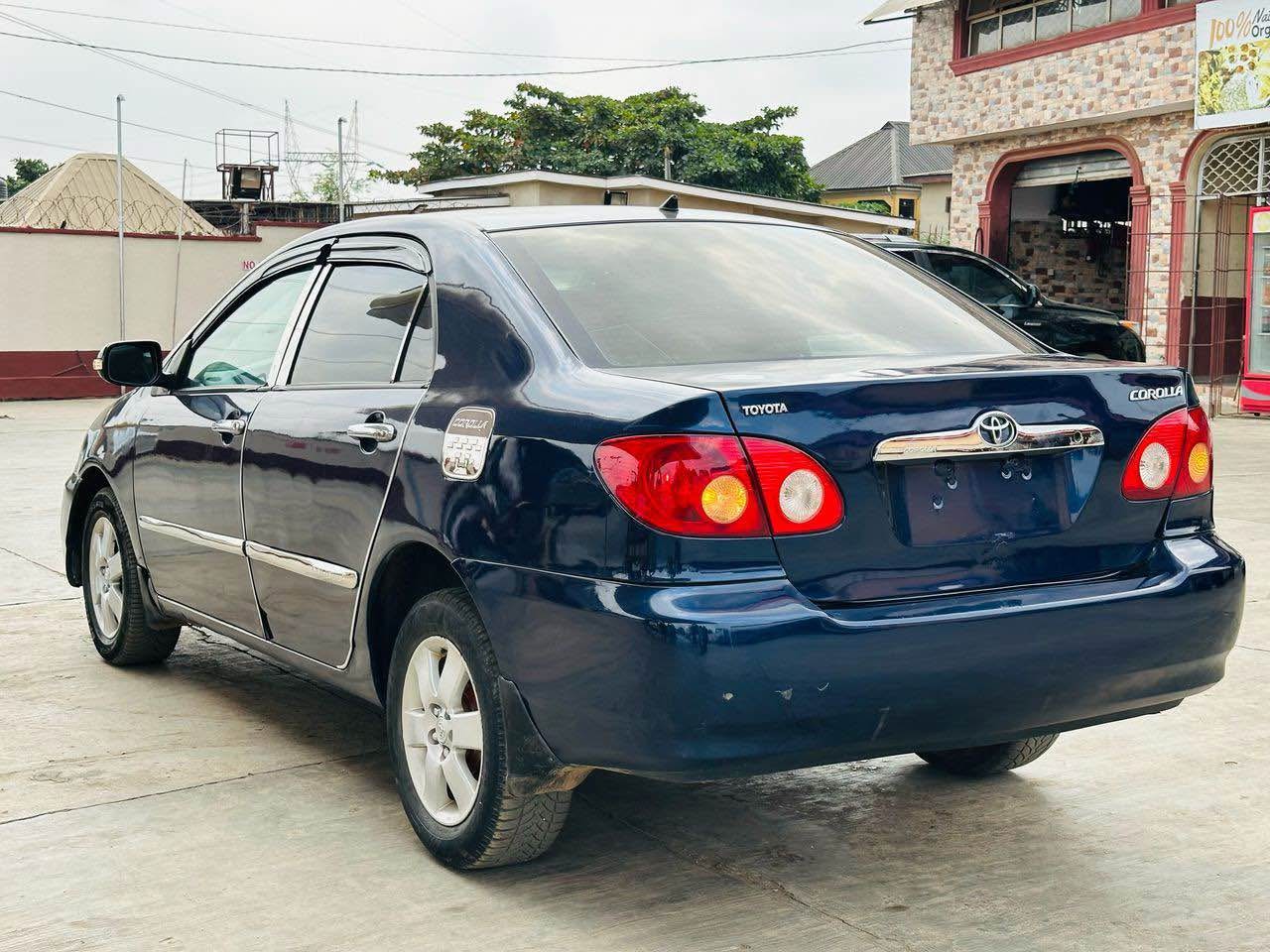 A picture of  TOKS STANDARD 2005 TOYOTA Corolla LE model on belt