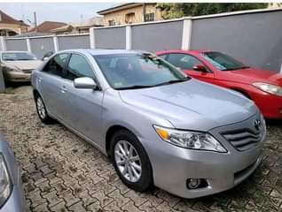 A picture of URGENT BUYERS 09030318568 CLEAN Toyota Camry XLE Year 20011 Model