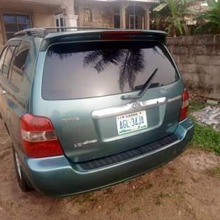 A picture of 2004 Toyota Highlander