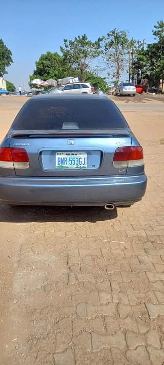 A picture of Honda civic 1998model