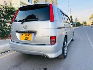 A picture of Toyota isisi for sale