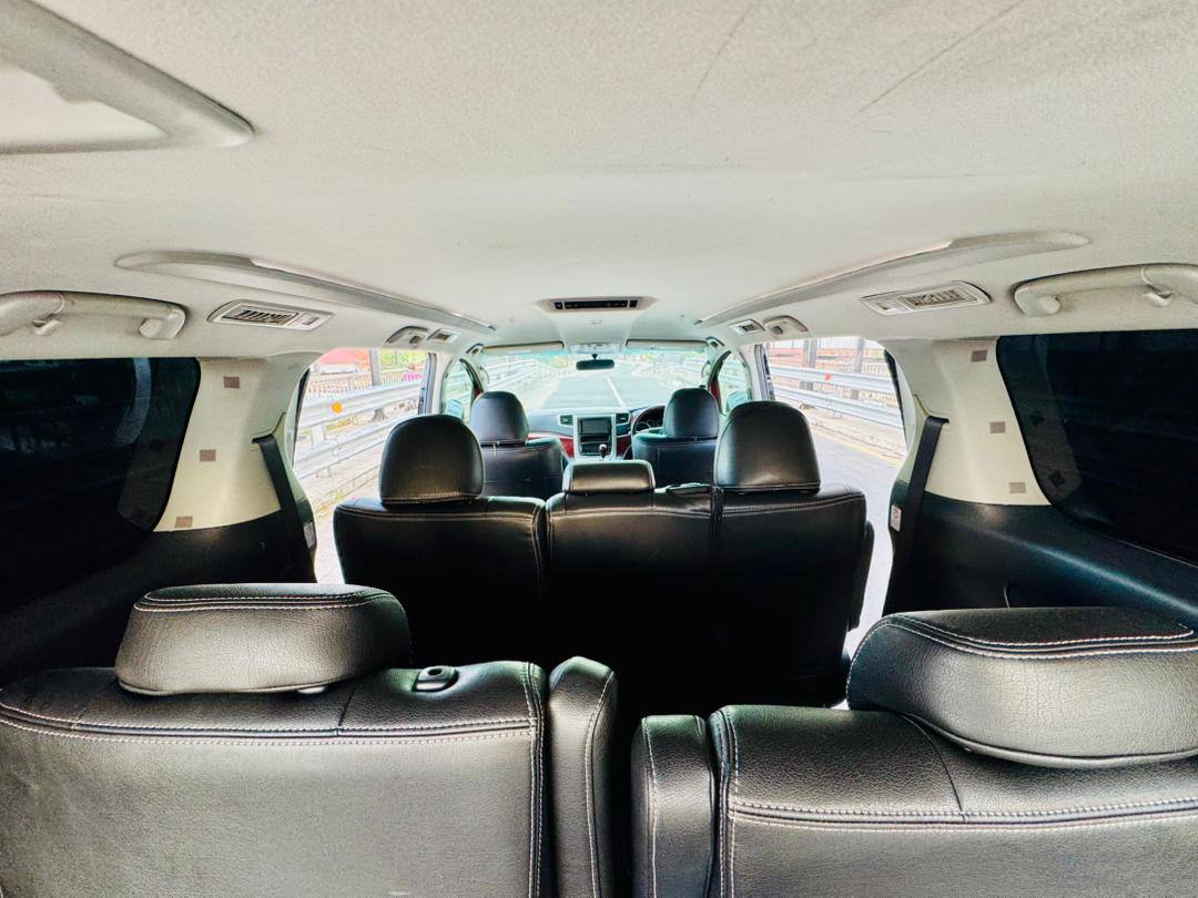A picture of Toyota Alphard