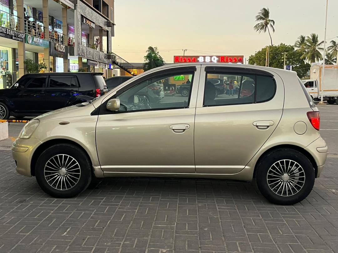 A picture of Toyota Vitz Year 2003 Cc 990 Full Ac Underseat Music