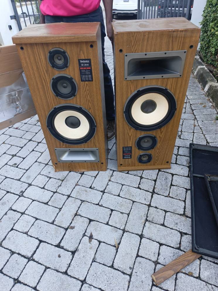 speakers