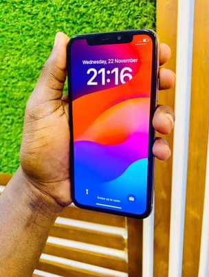 A picture of iPhone Xs 64GB