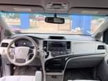A picture of Toyota sienna 2012
