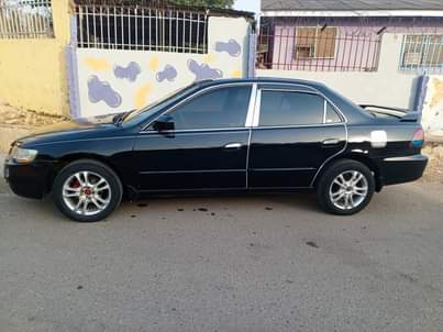 A picture of Honda Accord 2002
