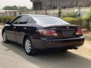 A picture of Extremely clean Lexus ES330 ac gear and engine in perfect